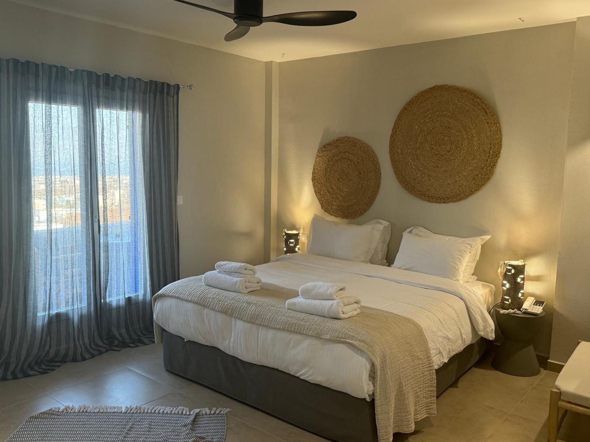 The Noverian Bios Santorini Boutique Hotel Φηρά Δωμάτιο φωτογραφία