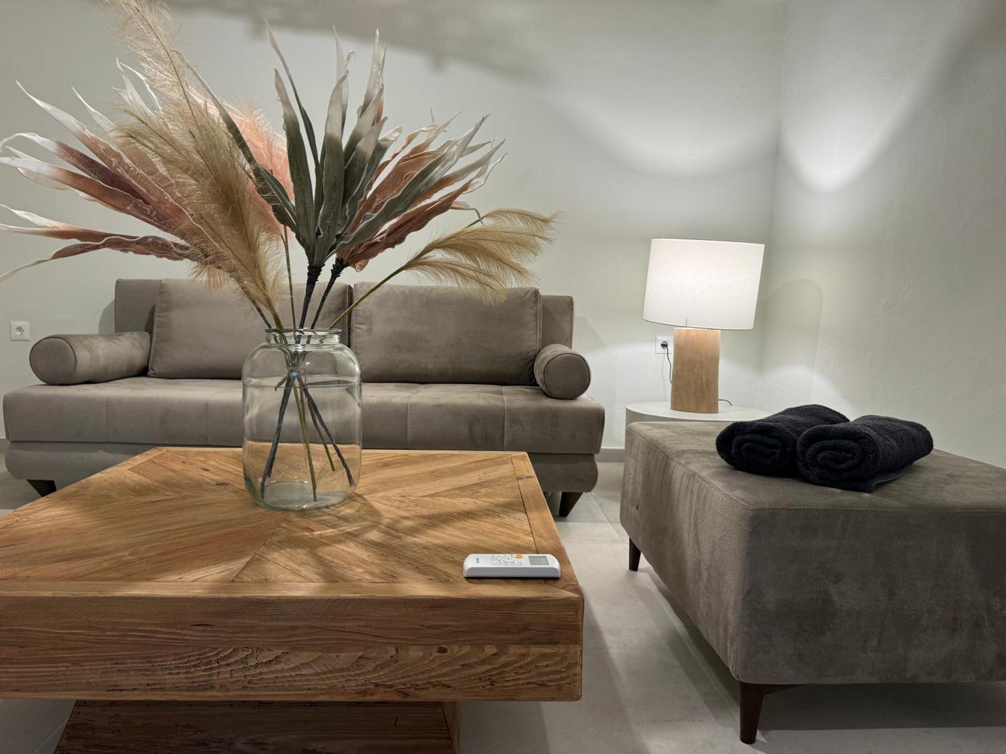 The Noverian Bios Santorini Boutique Hotel Φηρά Δωμάτιο φωτογραφία