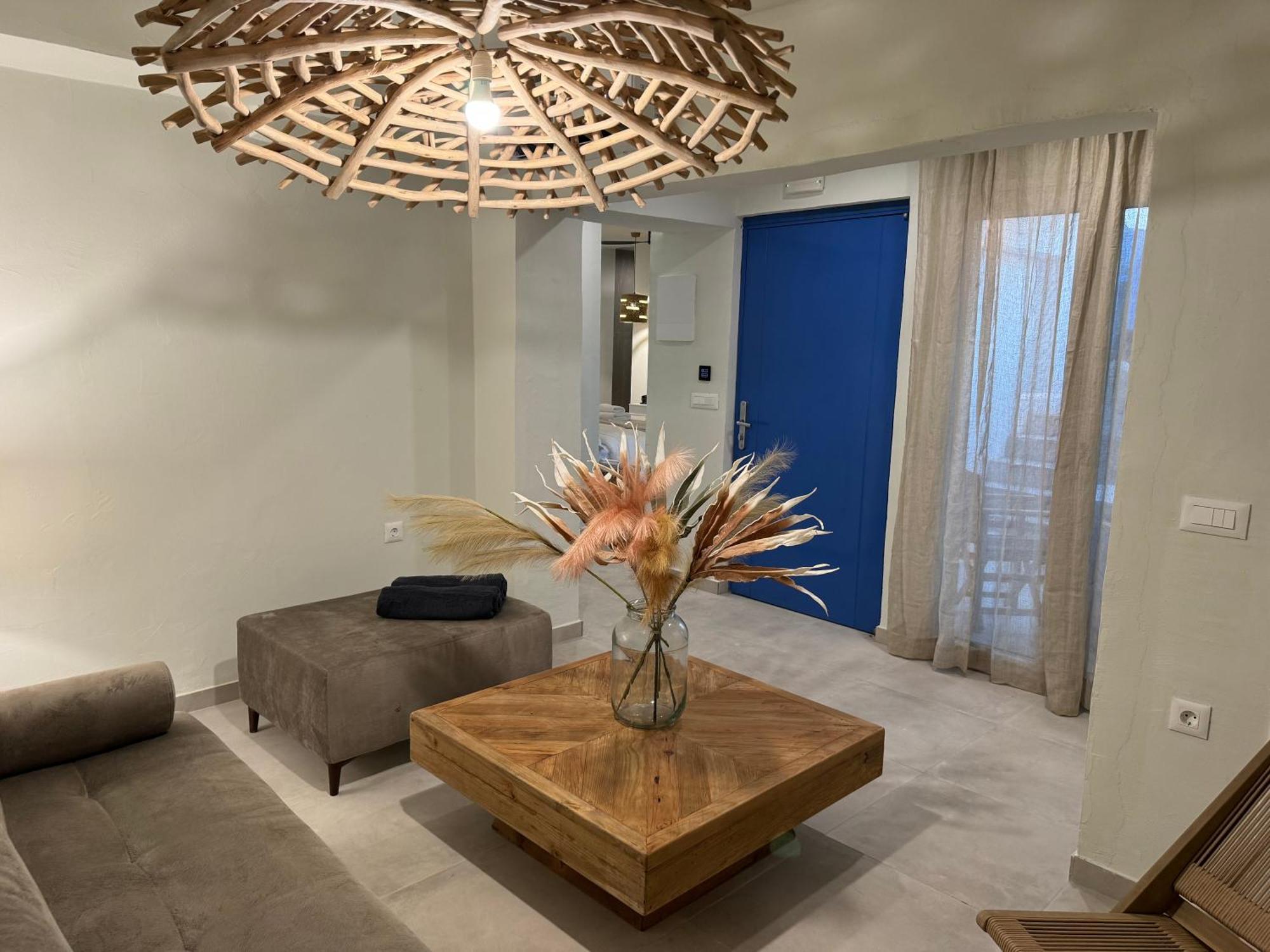 The Noverian Bios Santorini Boutique Hotel Φηρά Δωμάτιο φωτογραφία